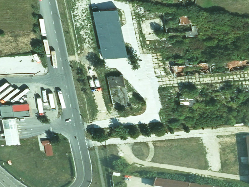 Pilisvörösvár Rusting Canopy Compound