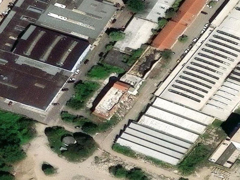 The Crumbling Red Spine of Senec