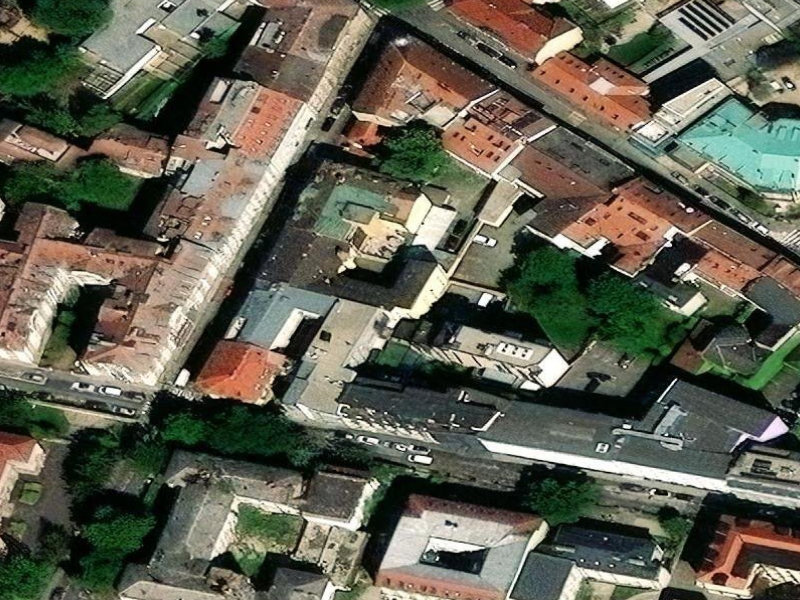 Senec's Hidden Courtyard Enclave