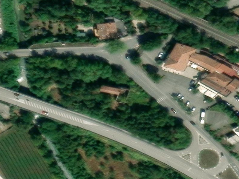 Terra di Negrar: Red-Tiled Ghost Village