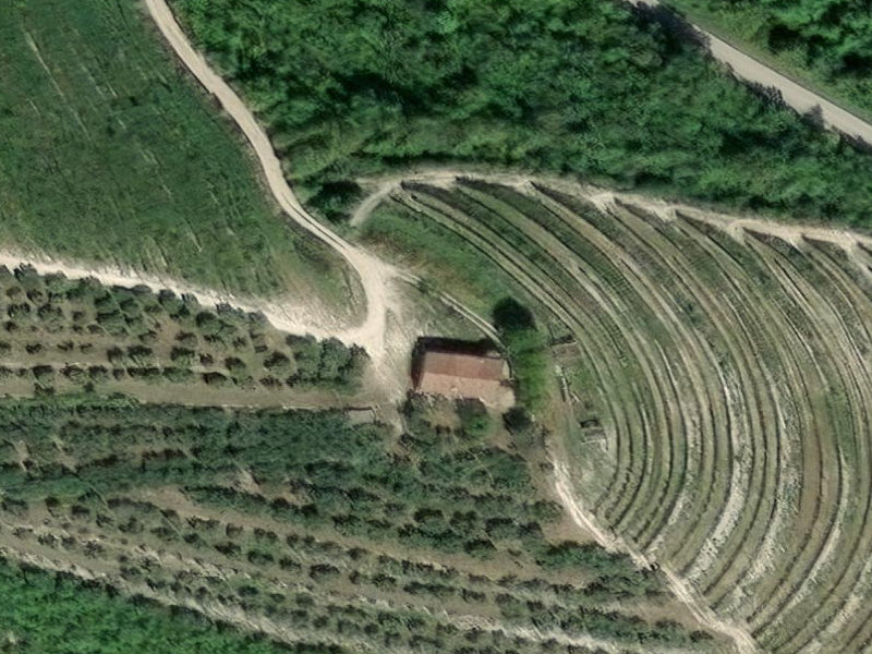Rustic Red-Roofed Haven in Zevio